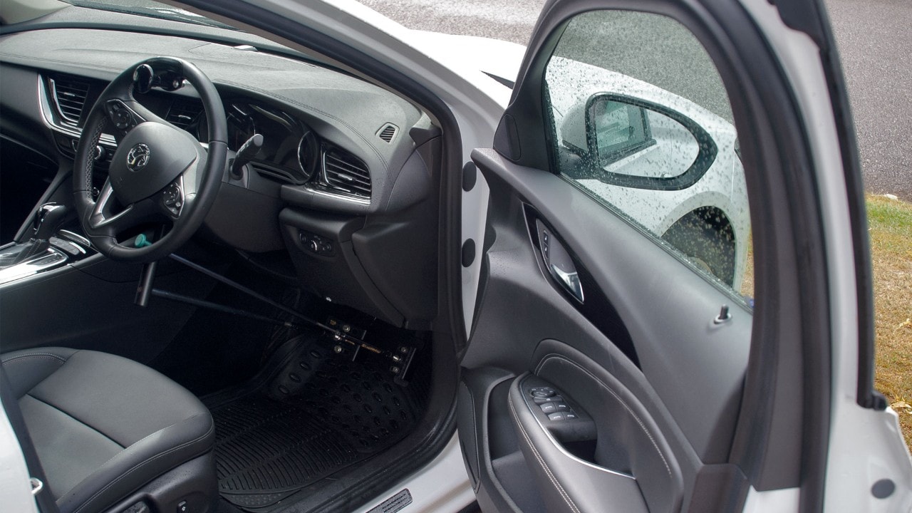 Uređaji za ručno upravljanje vozilom